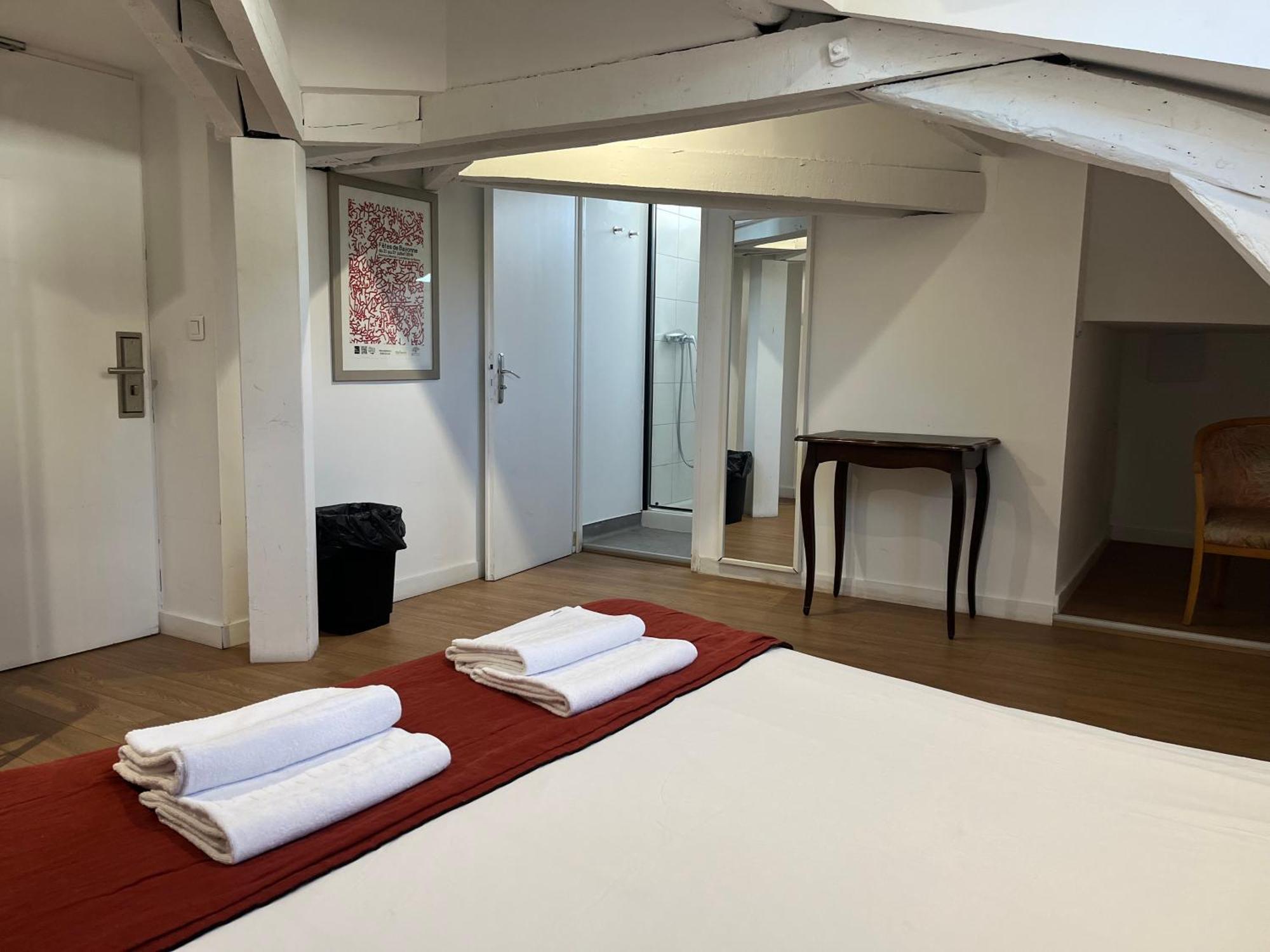Hostel20 Bayonne Luaran gambar